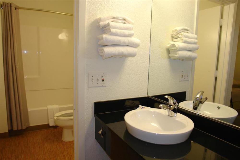 Motel 6 Fort Worth, Tx East Room photo